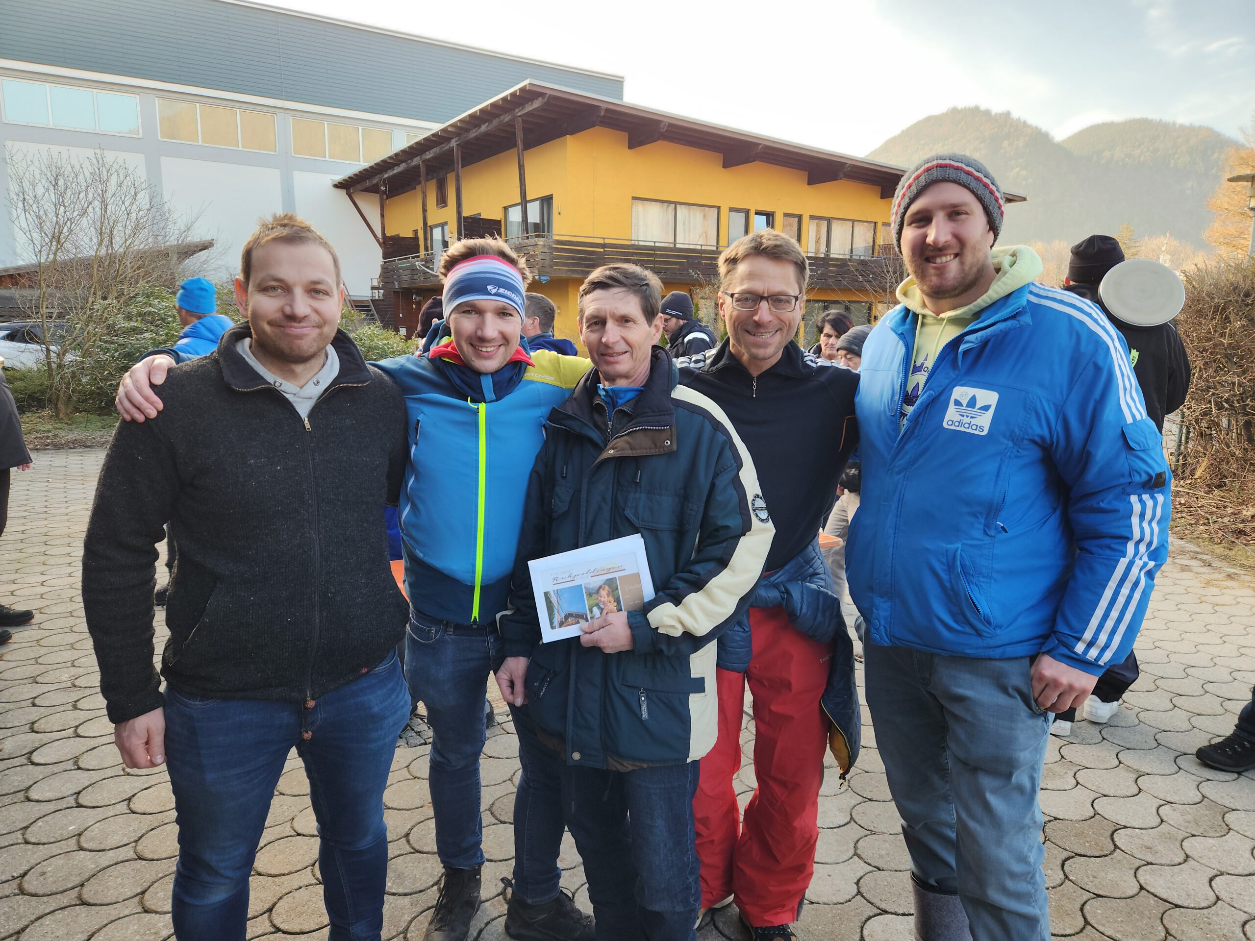 You are currently viewing Schützen werden Dritte bei der Dorfmeisterschaft im Eisstockschießen 2024